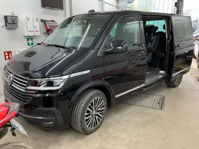 Gebraucht VW Multivan Highline 205 PS (150 kW) 2021 Schwarz Van / Kleinbus