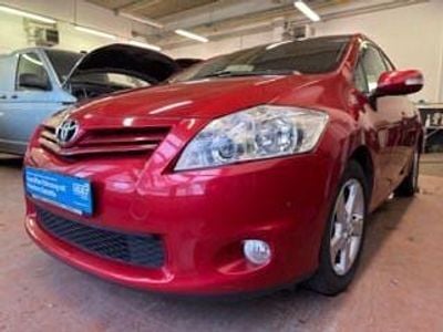 Gebraucht Toyota Auris Basis 99 PS (72 kW) 2012 Rot Kleinwagen