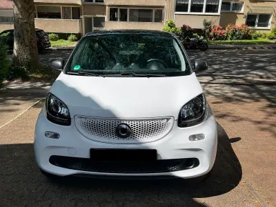 Gebraucht Smart ForFour 90 PS (66 kW) 2019 Weiß Kleinwagen