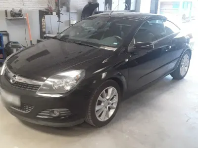 Gebraucht Opel Astra 140 PS (102 kW) 2006 Schwarz Cabrio