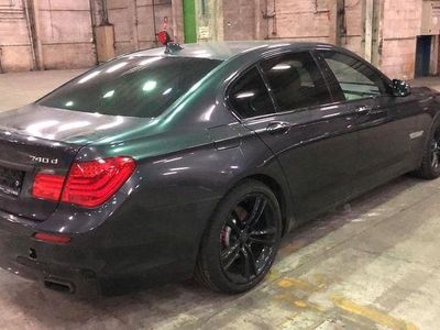 Gebraucht BMW 740 306 PS (225 kW) 2011 Grün Limousine