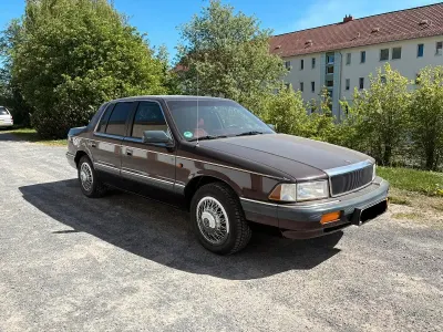Używany Chrysler Saratoga 97 KM (71 kW) 1991 Czerwony Sedan/Limuzyna