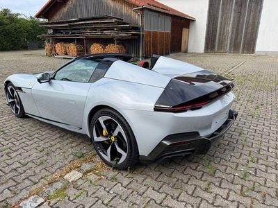 Neu Ferrari 12 Cilindri 831 PS (611 kW) 2025 Bianco artico Cabrio