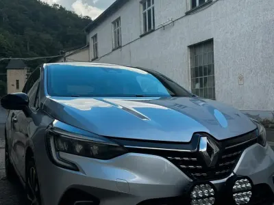 Gebraucht Renault Clio V Techno 140 PS (102 kW) 2022 Grau Limousine