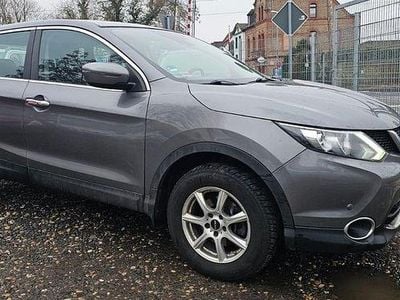 Gebraucht Nissan Qashqai 116 PS (85 kW) 2015 Grau SUV