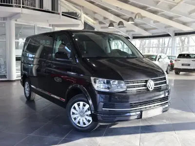 Gebraucht VW Caravelle Comfortline 150 PS (110 kW) 2017 Deep black perleffekt Van
