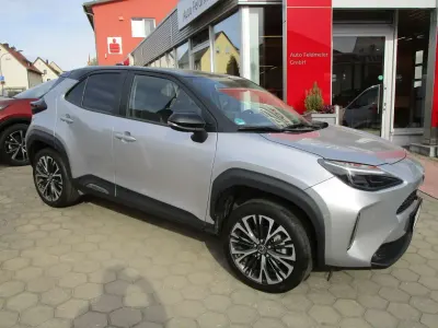 Gebraucht Toyota Yaris Cross Elegant 92 PS (67 kW) 2022 Silber SUV