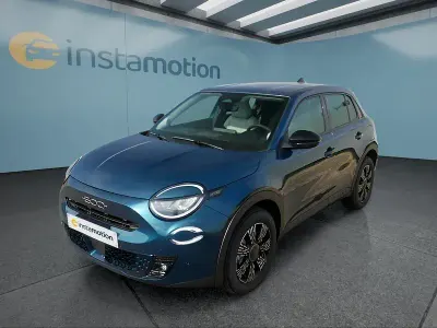 Neu Fiat 600 101 PS (74 kW) 2026 Grün SUV