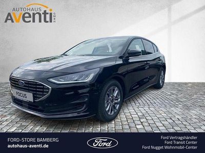 Neu Ford Focus Titanium 125 PS (91 kW) 2025 Obsidian schwarz metallic Limousine