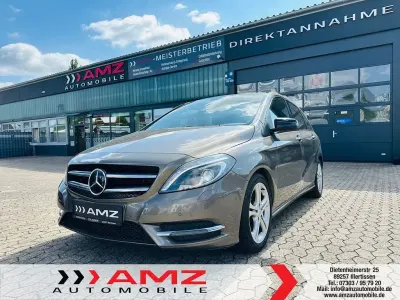 Gebraucht Mercedes B180 122 PS (89 kW) 2014 Beige Kleinwagen