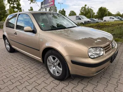 Gebraucht VW Golf IV 102 PS (75 kW) 2002 Gold Limousine
