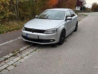 Gebraucht VW Jetta Trendline 105 PS (77 kW) 2012 Silber Limousine