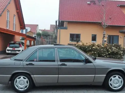 Brugt Mercedes 190 75 HK (55 kW) 1989 Sedan