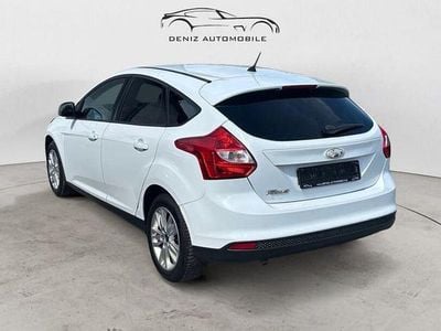 Gebraucht Ford Focus Trend 105 PS (77 kW) 2012 Weiß Limousine