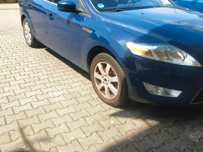 Gebraucht Ford Mondeo Ghia 163 PS (119 kW) 2010 Blau Limousine