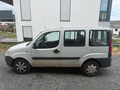 Usata Fiat Doblò 77 CV (56 kW) 2006 Bianco Monovolume