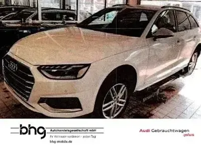 Używany Audi A4 Advanced 163 KM (119 kW) 2023 Biały Kombi