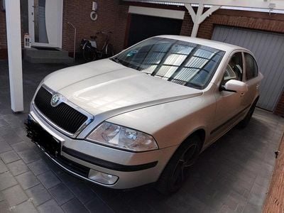 Usado Skoda Octavia 102 HP (75 kW) 2009 Prateado Sedan