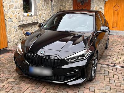 Gebraucht BMW 120 M Sport 190 PS (139 kW) 2021 Schwarz Kleinwagen