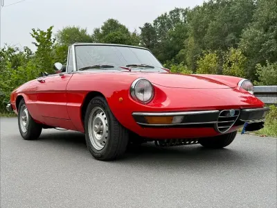 Gebraucht Alfa Romeo Spider 109 PS (80 kW) 1975 Rot Cabrio