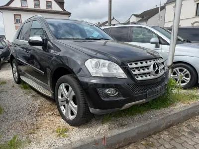 Gebraucht Mercedes ML350 231 PS (169 kW) 2010 Schwarz SUV