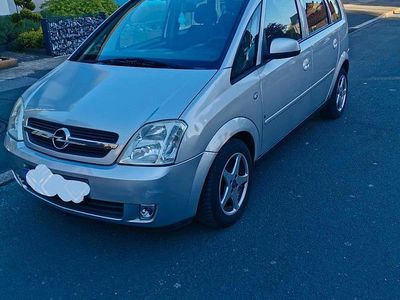 Begagnad Opel Meriva 105 HK (77 kW) 2005 Silver Minibuss