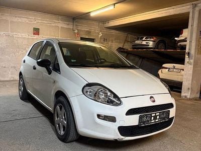 Second-hand Fiat Punto 69 CP (50 kW) 2014 Alb Hatchback