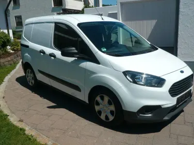 Gebraucht Ford Courier Trend 101 PS (74 kW) 2022 Weiß Van / Kleinbus