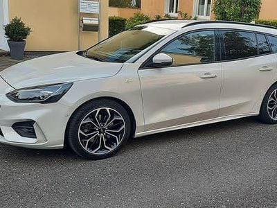 Weiß Gebraucht 2020 Ford Focus ST-Line X Kombi | 17.700 € (Etwas zu teuer)