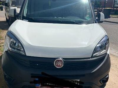 Weiß Gebraucht 2022 Fiat Doblò Van / Kleinbus | 14.999 € (Guter Preis)