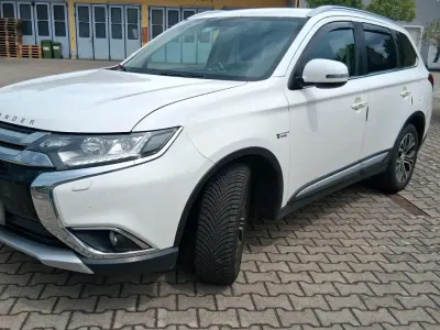 Gebraucht Mitsubishi Outlander 150 PS (110 kW) 2016 Weiß SUV