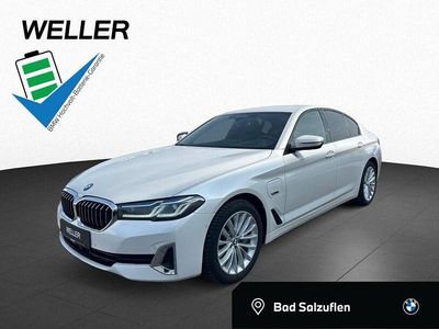 Gebraucht BMW 545e Comfort Edition 394 PS (289 kW) 2022 Mineralweiß (weiß) Limousine