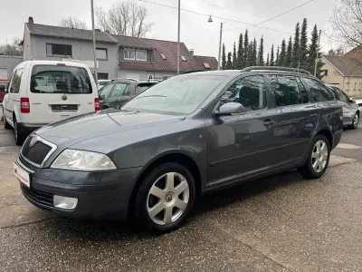 Gebraucht Skoda Octavia Elegance 105 PS (77 kW) 2008 Grau Kombi