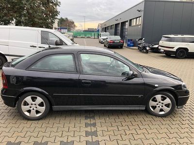 Schwarz Gebraucht 2002 Opel Astra Njoy Limousine | 1.600 € (Etwas zu teuer)