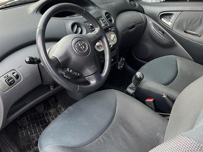 Schwarz Gebraucht 2005 Toyota Yaris Kleinwagen | 2.990 € (Fairer Preis)