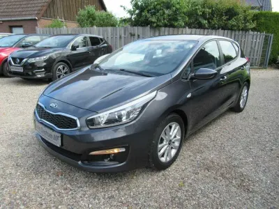 Gebraucht Kia Ceed Edition 7 99 PS (72 kW) 2016 Grau Kleinwagen