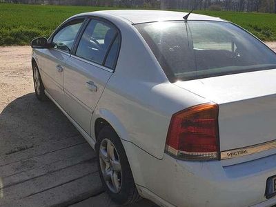 Begagnad Opel Vectra Business 101 HK (74 kW) 2007 Vit Sedan