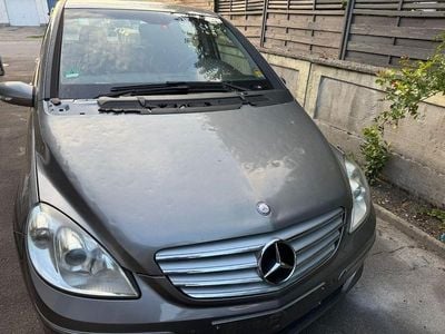 Mercedes B200