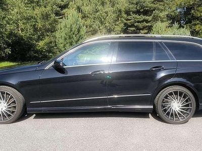 Gebraucht Mercedes E500 408 PS (300 kW) 2012 Schwarz Kombi