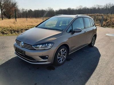 Gebraucht VW Golf Sportsvan Sound 125 PS (91 kW) 2017 Gold Van / Kleinbus