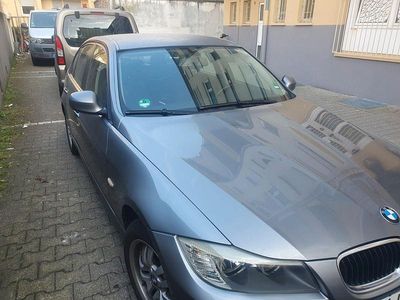 Second-hand BMW 318 Sport Line 143 CP (105 kW) 2009 Gri Berlinǎ