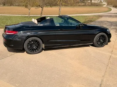 Używany Mercedes C250 211 KM (155 kW) 2017 Czarny Kabriolet