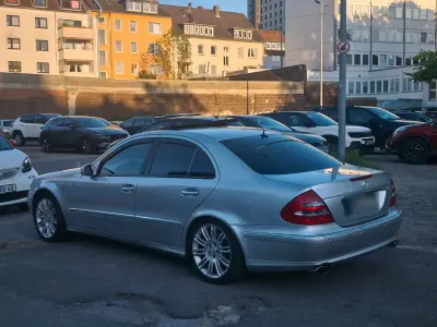 Brugt Mercedes E320 224 HK (164 kW) 2005 Sølv Sedan