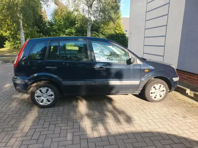 Gebraucht Ford Fusion 100 PS (73 kW) 2005 Blau Kleinwagen