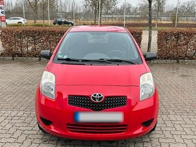 Usata Toyota Yaris 70 CV (51 kW) 2007 Rosso Utilitaria