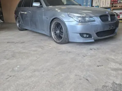 Gebraucht BMW 525 240 PS (176 kW) 2005 Silber Kombi