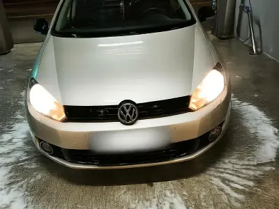 Gebraucht VW Golf VI Match 105 PS (77 kW) 2013 Grau Kombi