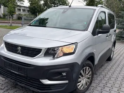 Gebraucht Peugeot Rifter Active 131 PS (96 kW) 2020 Grau Van / Kleinbus