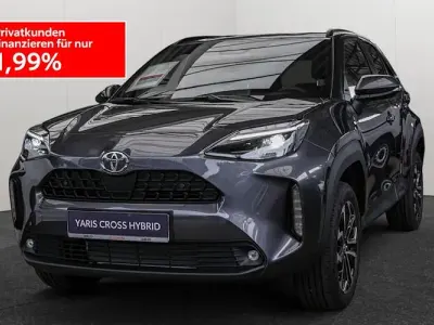 Neu Toyota Yaris Cross 130 PS (95 kW) 2025 Grau SUV