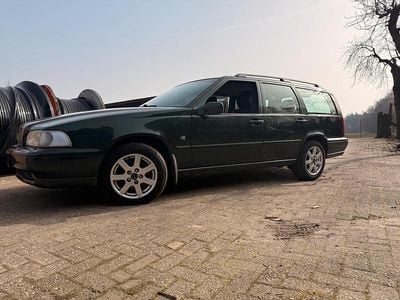 Gebraucht Volvo V70 144 PS (105 kW) 1998 Grün Kombi